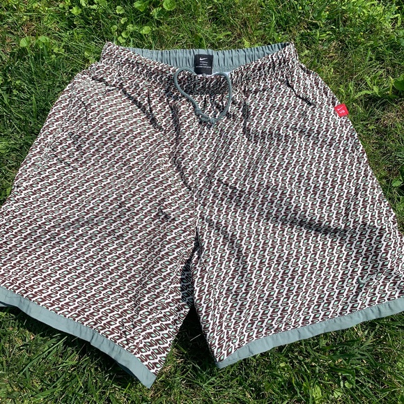 Nike Shorts - Picture 2 of 6